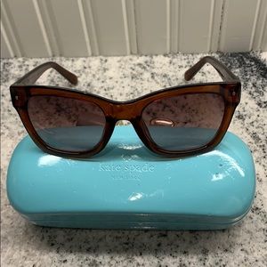 Kate Spade Sunglasses with Case 😎
